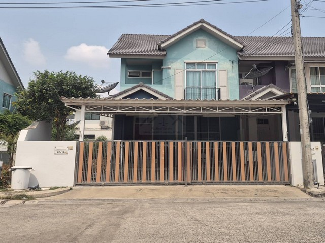 ขายทาวน์เฮ้าส์ 2 ชั้น หลังมุม 38.4 ตรว. เดอะโฟริเอช รังสิต-คลอง 4 โซนหน้าสร้างด้วยอิฐมอญแดงทั้งหลัง ใกล้โรงเรียนแย้มสะอาด คลอง 4