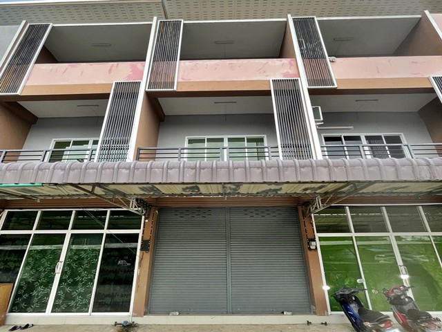 ขายออาคารพาณิชย์ 3 ชั้น โครงการ เปี่ยมสุข พลาซ่า ถนนเชียงใหม่ - สันกำแพง  อ.สันกำแพง จ.เชียงใหม่