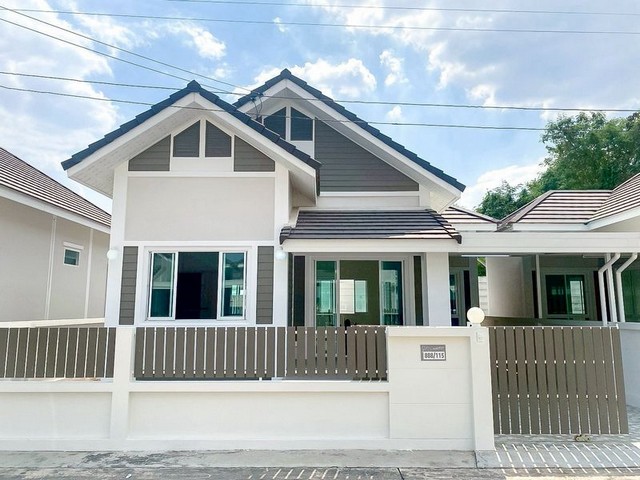 KDH0141 ขายบ้าน อยู่สบาย ขนาด 37.4 ตร.วา บ้านแฝด ทำเลทองติดถนนใหญ่