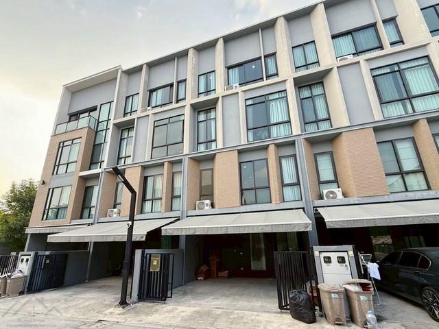 HS 1899 ขายทาวน์โฮม 3.5 ชั้น เอสทารา เฮเว่น พัฒนาการ 20 Estara Haven Phatthanakan 20 ใกล้ทางด่วน ใกล้เอกมัย ทองหล่อ