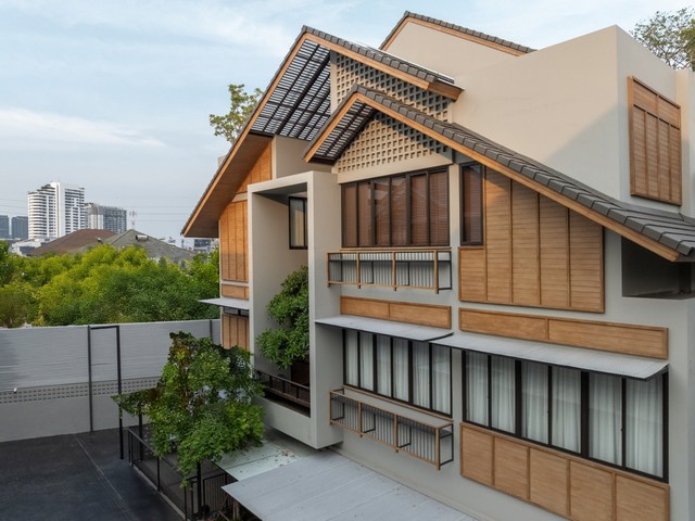 ขายบ้านเดี่ยว 4 ชั้น Pool Villa หลังใหญ่ 620 ตร.ม. ทำเลศักยภาพวิภาวดี 20 เชื่อมต่อลาดพร้าวและรัชดาภิเษก พร้อมลิฟท์ส่วนตัว