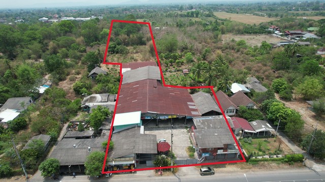 ขายโรงงาน+โกดัง ติดถนนใหญ่ พร้อมบ้าน 3 หลัง ดอยหล่อ เชียงใหม่