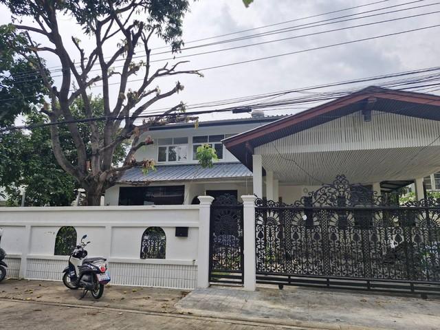 ให้เช่าบ้านเดี่ยว2ชั้น5นอนย่านบางกะปินวมินทร์ซอยศรีบูรพา5ใกล้เดอะมอลล์บางกะปิทำออฟฟิศได้