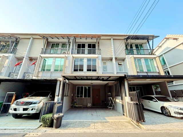 อารียา BTS ม.เกษตร 2.5 กม. ลาดปลาเค้า ให้เช่าทาว์นโฮมหรู 3ชั้น 18ตร.ว. 3นอน 4ห้องน้ำ เฟอร์นิเจอร์ครบ เครื่องใช้ไฟฟ้าพร้อมอยู่