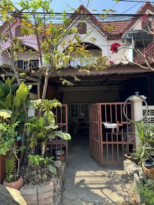 ราคาดี  เดินทางสะดวก ! ขายทาวน์เฮาส์2 ชั้น  17 ตารางวา  ใกล้สนามบินสุวรรณภูมิ ! ขายด่วนมาก