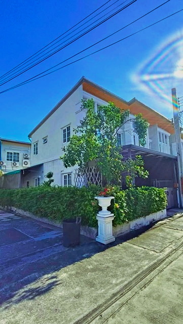 รร.วัดโพธิ์ทอง 500ม. เช่า ทาวน์เฮาส์ 2 ชั้น BTS ตลาดพลู 4.5 กม. ตลาดโอ๋เอ๋ 1.9 กม.สุขสวัสดิ์ 30 หลังหัวมุม  จัดเต็มเฟอร์ฯ 3 นอน 2 น้ำ