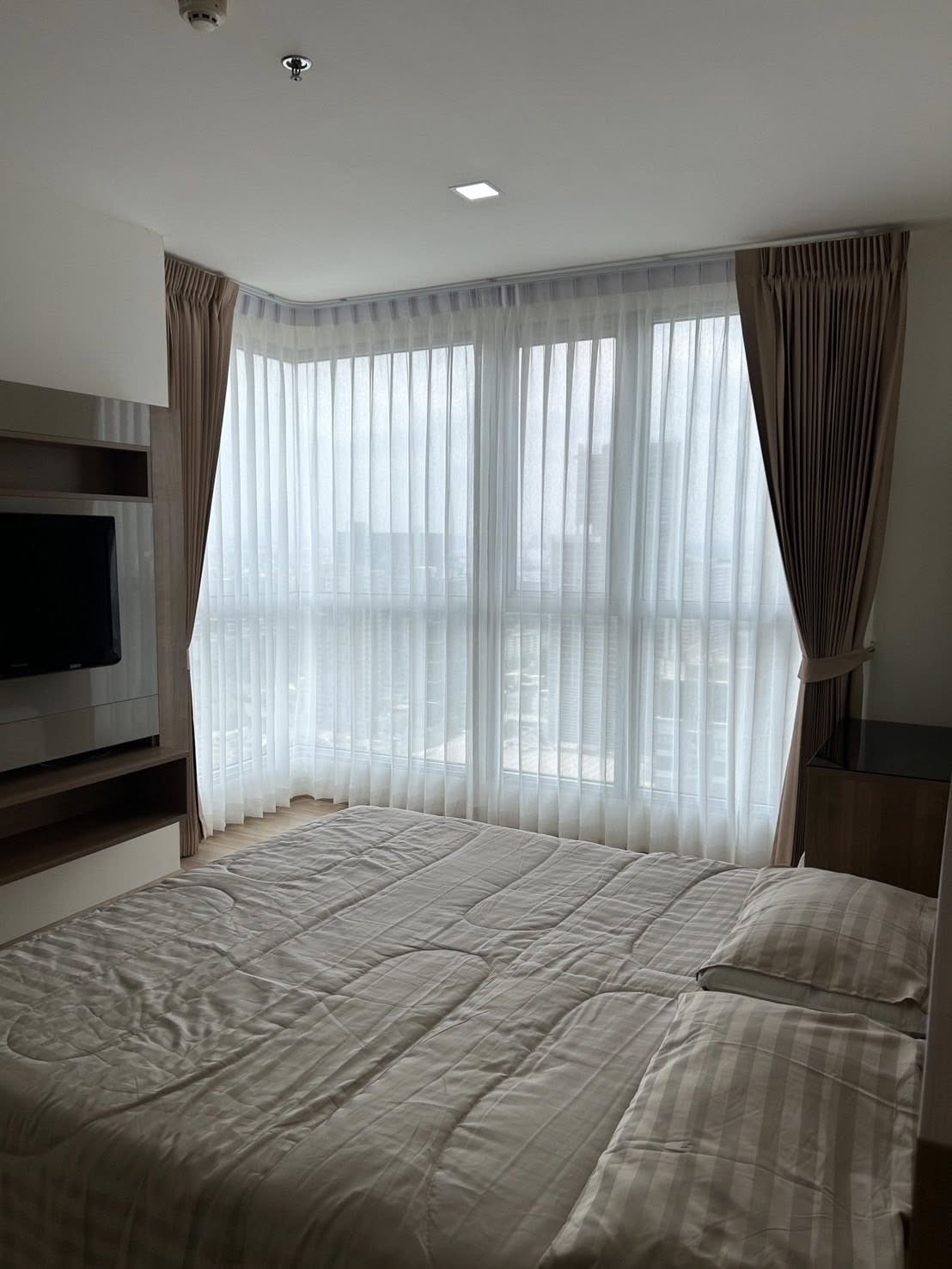 Rhythm Sukhumvit 50 spacious private 36th floor BTS Onnut