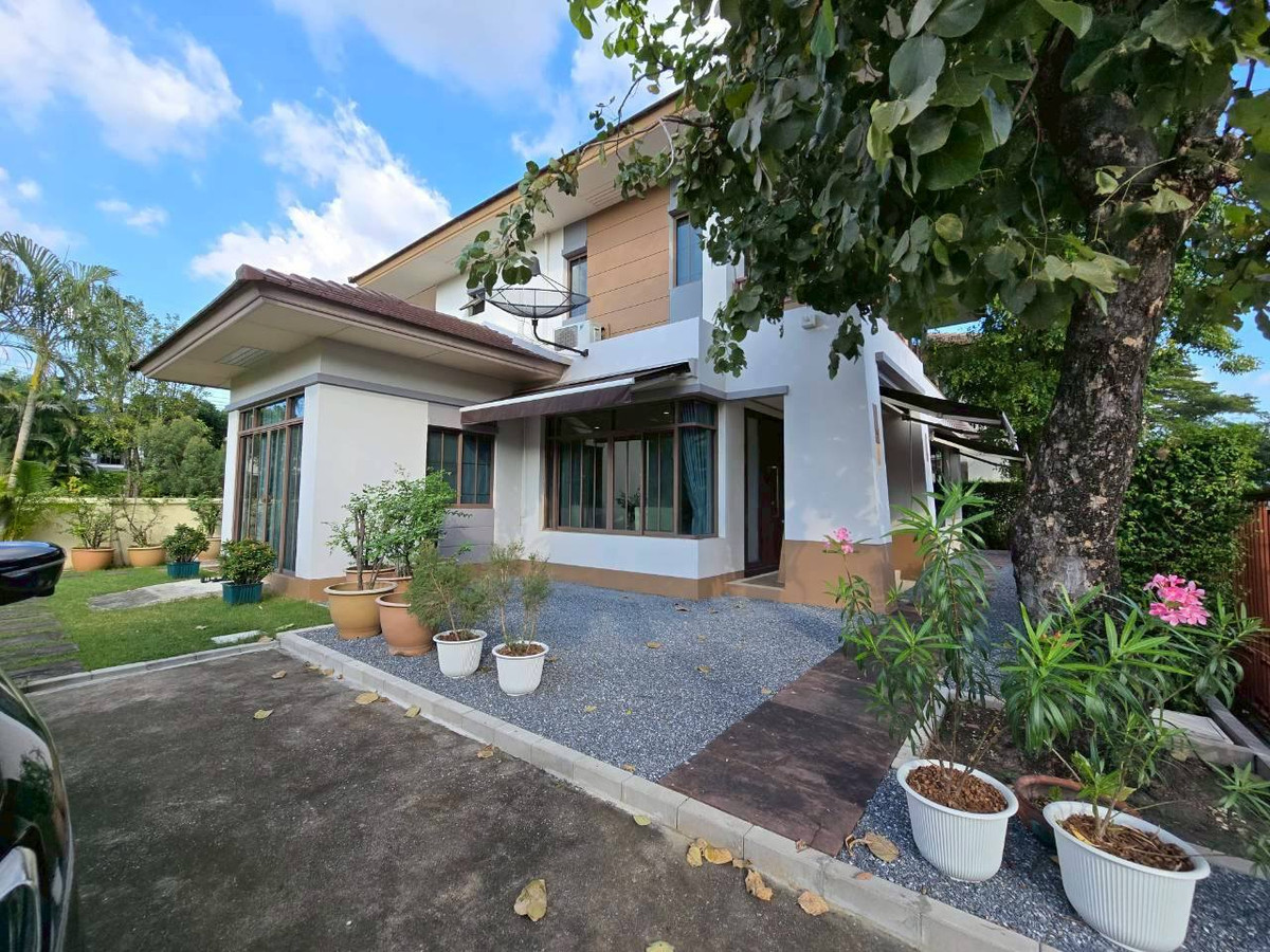 ให้เช่าบ้านเดี่ยวหลังใหญ่100ตรวติดรั้วเมกะบางนา250ตร.ม4นอน3น้ำตกแต่งสวยแอร์เฟอร์ครบเช่า65000บาท/เดือนซอยราชวินิตบางแก้ว