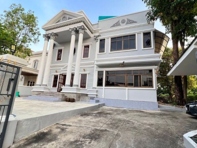 ให้เช่าบ้านเดี่ยว โครงการชิชา ถนนพระราม2 แอร์เฟอร์นิเจอร์ครบ มี4ห้องนอน3ห้องน้ำ1ห้องแม่บ้าน ราคาเช่าเดือนละ28000บาท