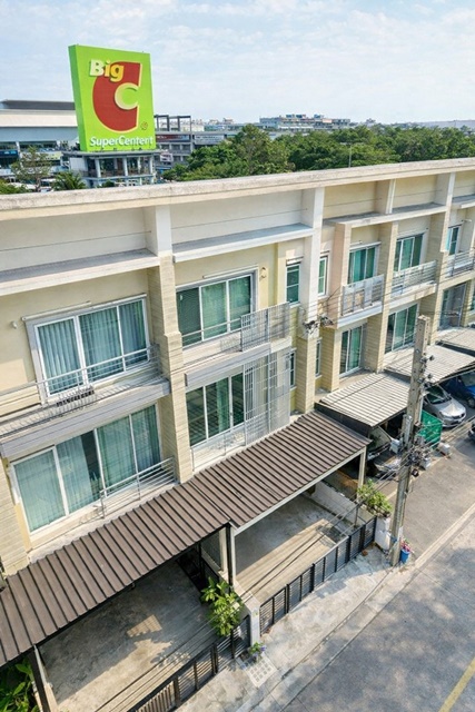 ทาวน์โฮม 3ชั้น  BIG C ประชาอุทิศ ตลาดทุ่งครุ 800 ม.3นอน 3น้ำ  21ตร.ว. 252ตร.ม.  รร.บูรณะศึกษา 900 ม.
