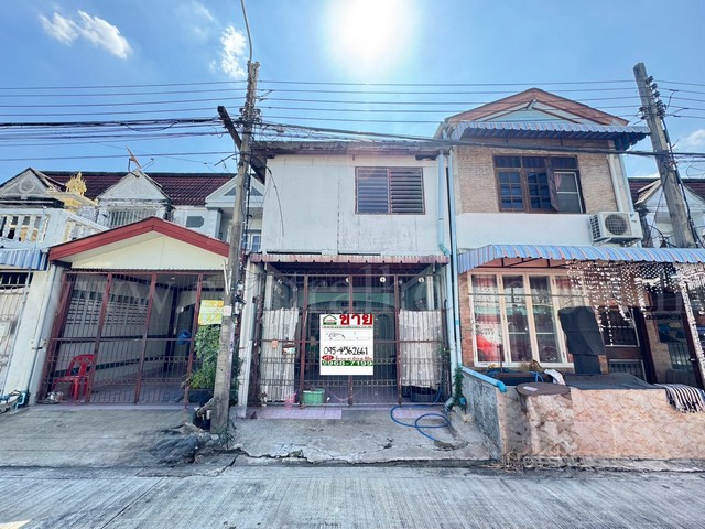 ทาวน์เฮ้าส์ รุ่งเรืองเฮ้าส์ พหลโยธิน 54 ใกล้ BTS สะพานใหม่