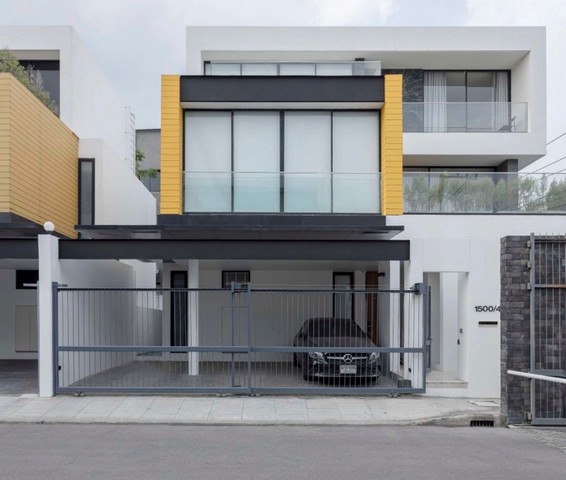 บ้านเดี่ยว 3 ชั้น บ้านซอยโยธินพัฒนา 11ใกล้ทางด่วนรามอินทรา