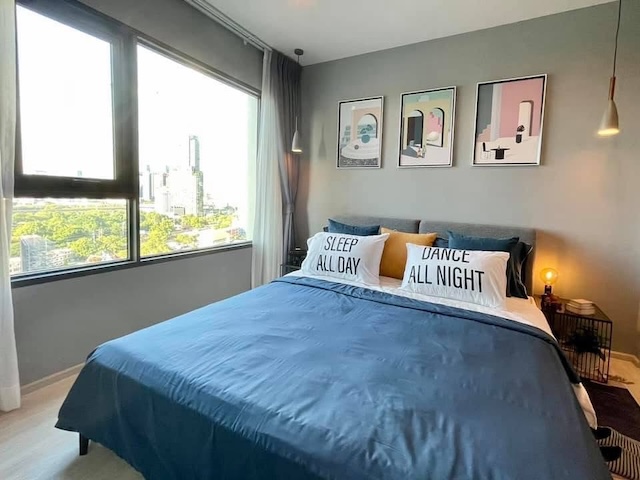 Life One Wireless comfortable convenient safe 20th floor BTS Ploenchit