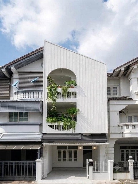 ขายทาวน์โฮม 3 ชั้น 4 ห้องนอน โครงการ นันทนา การ์เด้นท์ แจ้งวัฒนะ-ปากเกร็ด รีโนเวทใหม่ทั้งหลัง ตรงข้ามเซ็นทรัลแจ้งวัฒนะ ใกล้ MRT สีชมพู