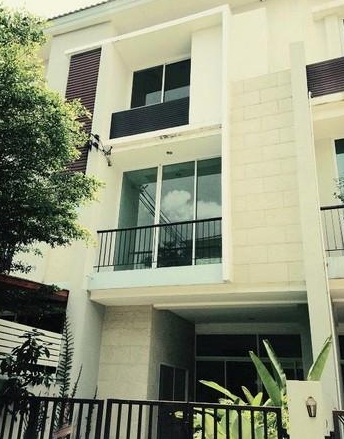 ให้เช่าทาวน์โฮม 3 ชั้น ธนาพัฒน์ เฮ้าส์ สาทร-นราธิวาสฯ