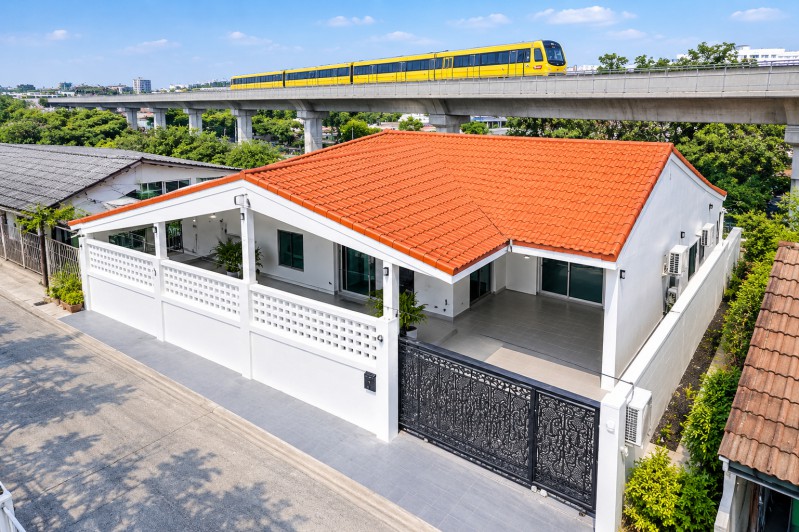 เซ็นทรัล อีสต์วิลล์ 1.3 กม 3-4นอนMRTโชคชัย4 1.48 กม. ลาดพร้าว บ้านเดี่ยว 2น้ำ รพ.เปาโล โชคชัย 4 1.0 กม..52 ตร.ว. 200 ตร.ม.