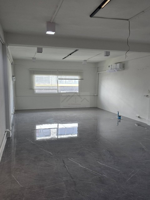 ให้เช่าพื้นที่แบบเหมาทั้งชั้น 44 ตรม. โครงการ The Hub Phahol-Ari ติดถนนใหญ่ใกล้ BTS อารีย์และสะพานควาย