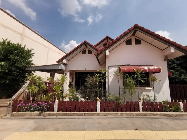 ขายบ้านเดี่ยว อำนาจเจริญ ทำเลใจกลางเมือง ห่างจาก บิ๊กซี ซูเปอร์เซ็นเตอร์ อำนาจเจริญ  2.50 กม.  ราคาโปรโมชั่น ลดพิเศษ