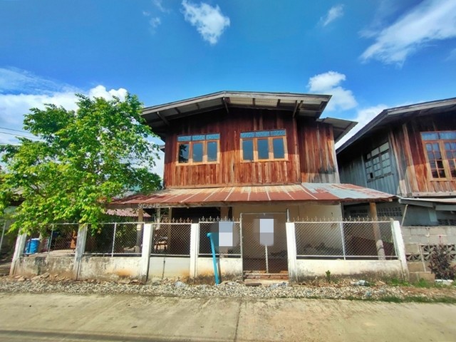 ขายบ้านครึ่งตึกครึ่งไม้   ถนนสายเทิง-เชียงของ   อำเภอเทิง เชียงราย