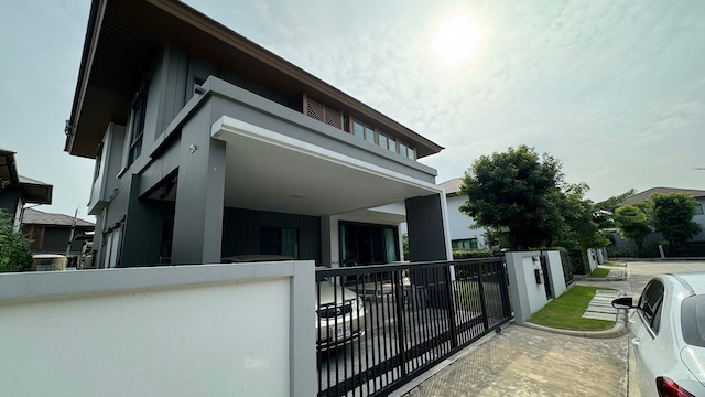 BH3799 ให้เช่าบ้านเดี่ยวหรู หมู่บ้านบุราสิริ พัฒนาการ – อ่อนนุช ใกล้คลับเฮาส์ ติดสวน | เลี้ยงสัตว์ได้ | รับต่างชาติ