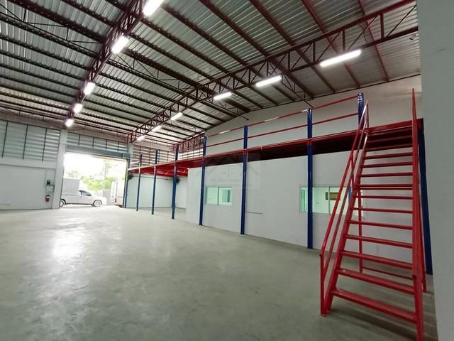 ให้เช่าโกดัง400ตร.ม.ย่านลาดกระบังติดมอเตอร์เวย์มุ่งหน้าชลบุรีและทางด่วนใกล้สนามบินสุวรรณภูมิ