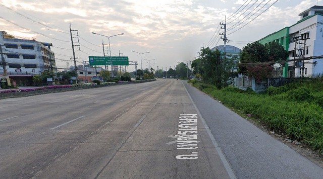 ขายที่ดิน 4-2-40 ไร่ ติดถนนเพชรเกษม ใกล้บางแคเหนือค้าไม้ อ.สามพราน จ.นครปฐม