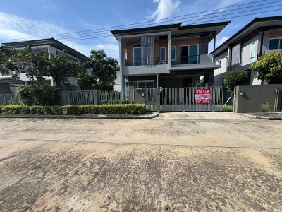 ให้เช่าพร้อมเฟอร์ ! ทำเลติดถนนวงแหวนกาญจนาฯ เพียง 5 นาที ถึงห้างแฟชั่นฯ !ให้เช่าบ้านเดี่ยว เสนา พาร์ค แกรนด์ รามอินทรา 62 ตร.ว