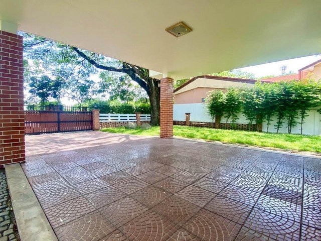 P1313 ขาย บ้านเดี่ยว สไตล์รีสอร์ท ติดถนนรังสิต–นครนายก คลอง 7 ลำผักกูด อำเภอธัญบุรี จังหวัดปทุมธานี