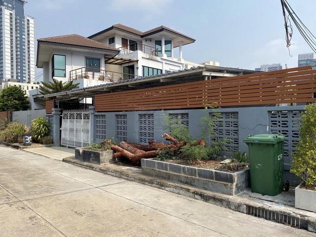 HR 9469 ให้เช่าบ้านเดี่ยวชั้นเดียว 61 ตรว. ย่านห้วยขวาง ประชาราษฏร์บำเพ็ญ10 ใกล้ MRT ห้วยขวาง จอดรถ 4-5 คัน