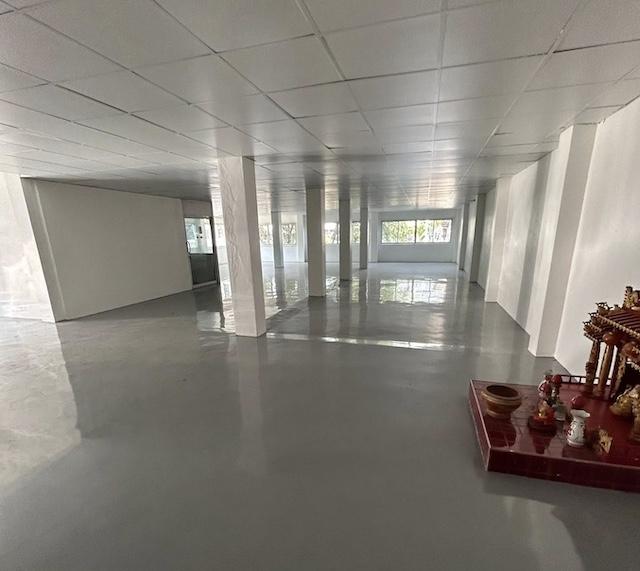 BR 1604 ขายและให้เช่าโกดัง 4 ชั้น พระสมุทรเจดีย์ สมุทรปราการ พื้นที่คลังสินค้าขนาดใหญ่ 3000 ตารางเมตร ทำเลโลจิสติกส์