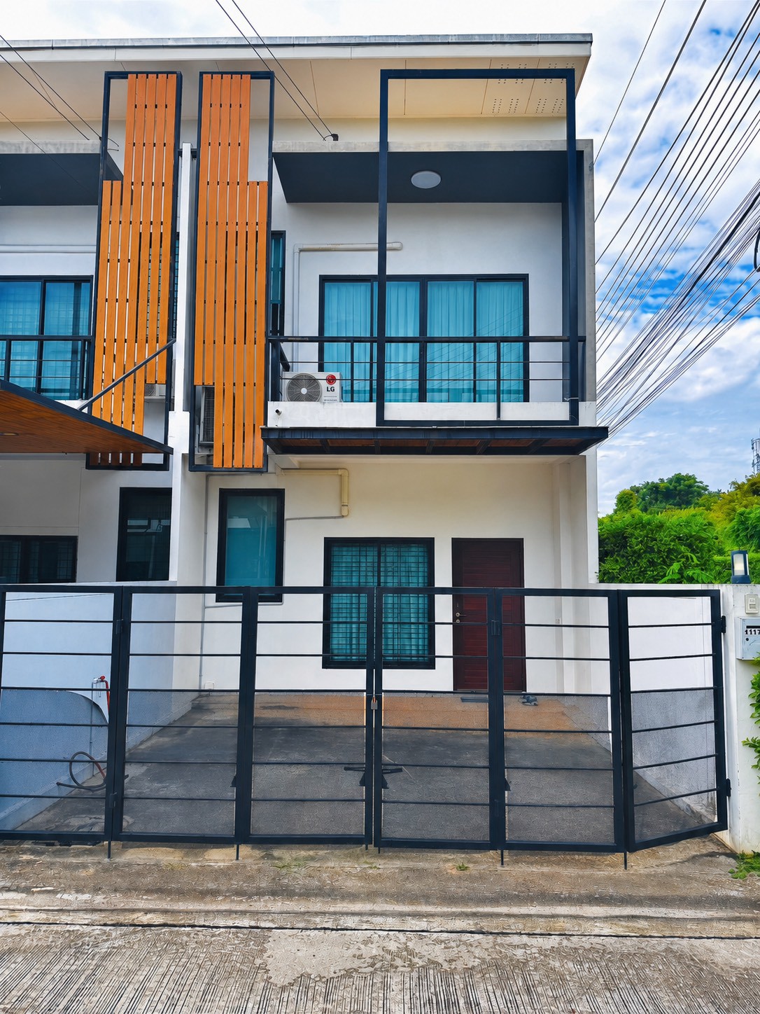 ปรับราคาพิเศษ! ทาวน์โฮม 2 ชั้น ทำเลสืบศิริ โคราช  เหลือเพียง 2290000 บาท
