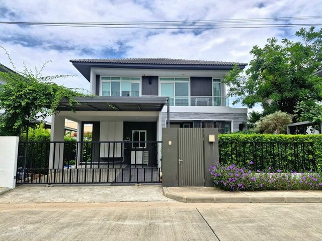บ้านเดี่ยวหรู 2 ชั้น สไตล์โมเดิร์น ทำเลศักยภาพ สันทราย
