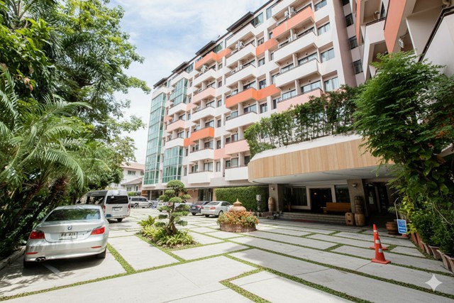 สนามบินน้ำ 2.1 กม. โรงแรมมาตรฐาน 4-5ดาว 100ห้อง ให้เช่า โรบินสัน รัตนาธิเบศร์ 700 ม. ตลาดนกฮูก นนทบุรี 1.8 กม.  วิวแม่น้ำเจ้าพระยา