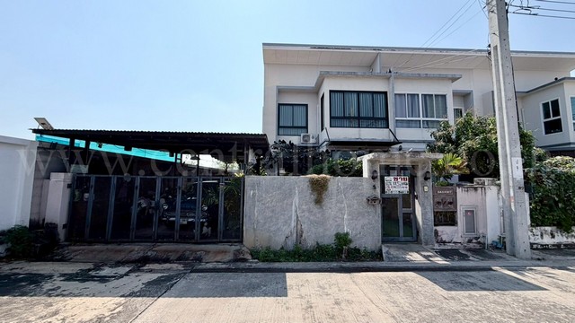 ทาวน์โฮม เด่นชัย คลองกันยา บางพลี หลังริม พื้นที่กว้าง ตกแต่งสไตล์ลอฟท์