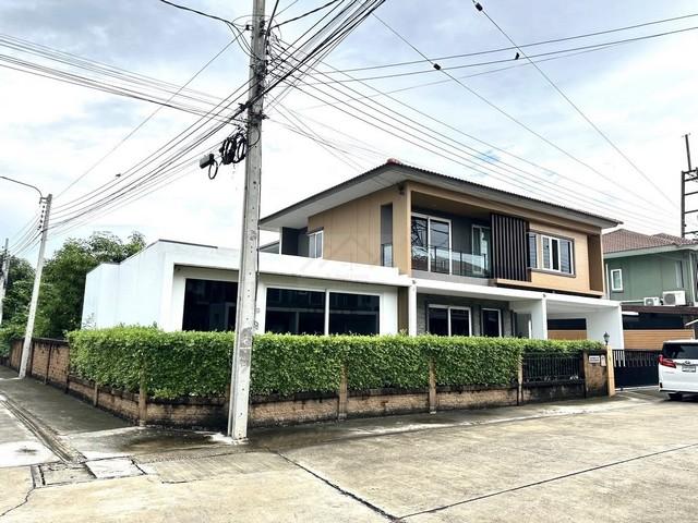 ขายบ้านเดี่ยว2ชั้น73.60 ตร.ว.โกลเด้นวิลเลจอ่อนนุช-พัฒนาการ หลังมุม โซนหน้าหมู่บ้านเฟอร์จัดเต็ม