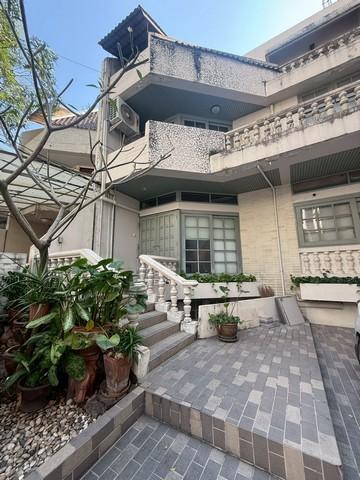 ขายทาวน์โฮม 3 ชั้น 40 ตร.ว. พื้นที่สีแดง ถนนหลังสวน เพลินจิต ใกล้ BTS ชิดลม