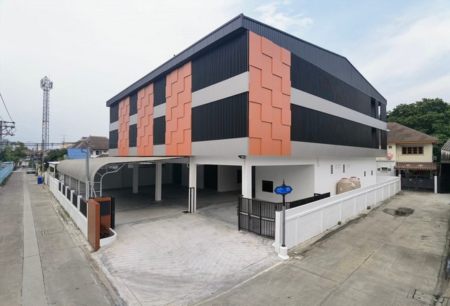 ให้เช่าอาคารสำนักงาน 3 ชั้นพร้อมโกดัง พื้นที่รวม 2042 ตรม. สุขุมวิท 107 แบริ่ง 15 ใกล้ BTS แบริ่ง MRT ศรีแบริ่ง
