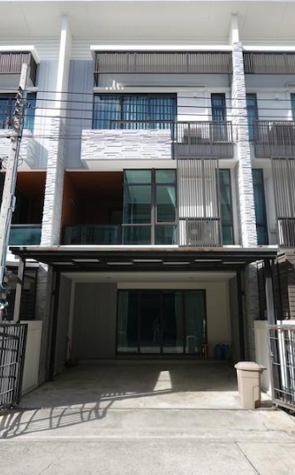 ให้เช่าทาวน์โฮม  PLEX Bangna กม.5 ใกล้เมกาบางนา  เหมาะสำหรับอยู่อาศัยและทำโฮมออฟฟิศ